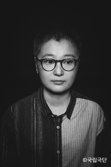 두산연강예술상을 받은 연출가 설유진씨. <두산그룹 제공>